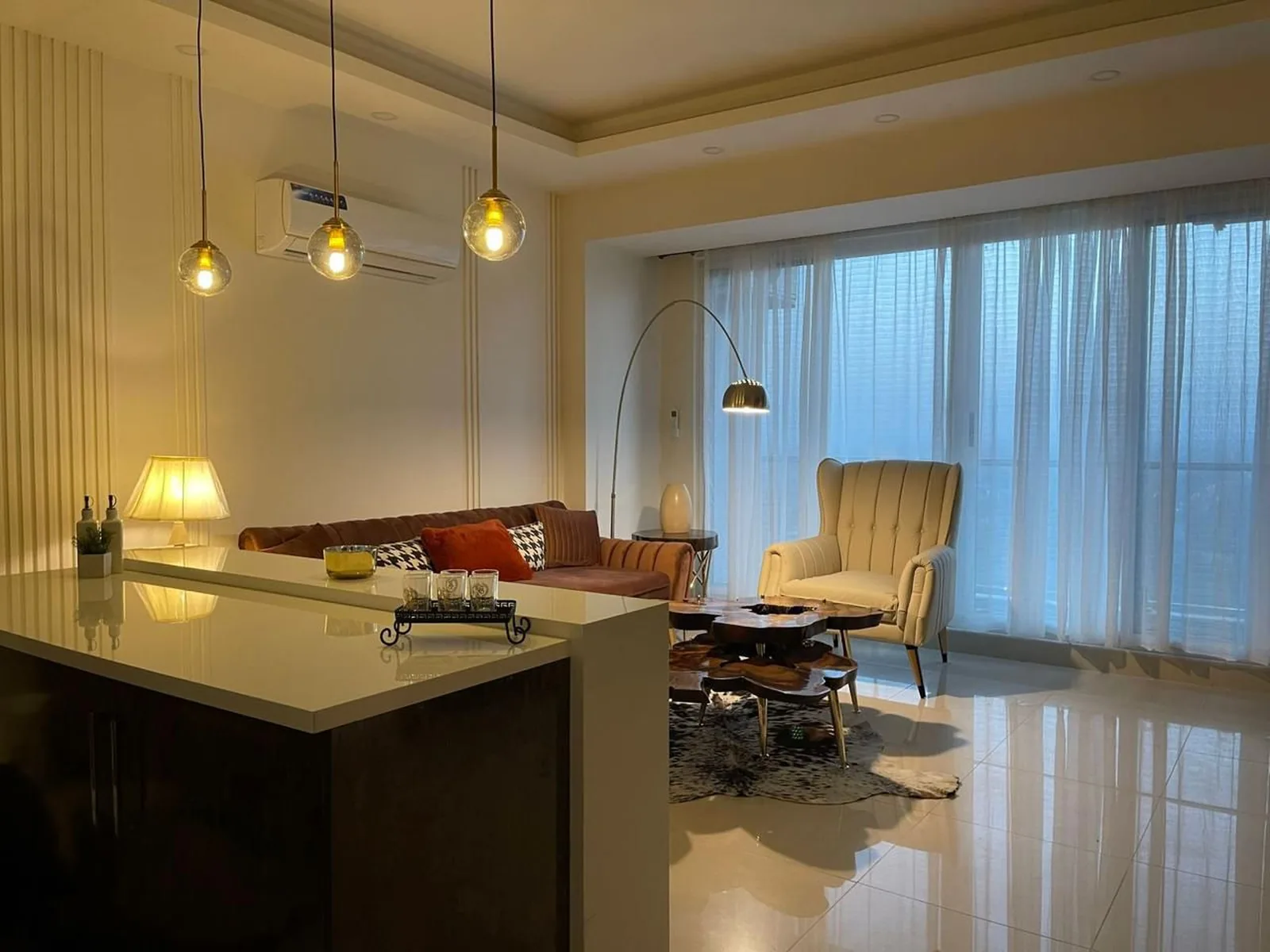 Unit 1205 photo 5