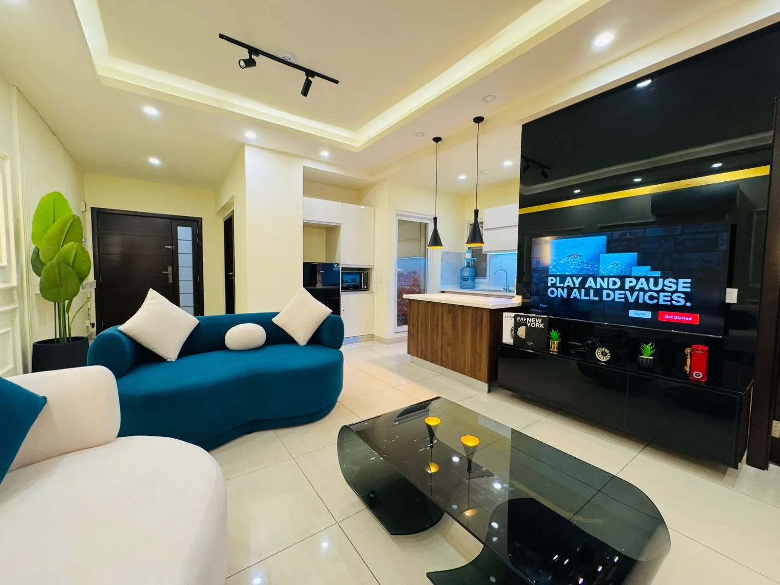 Unit 908 interior view 3